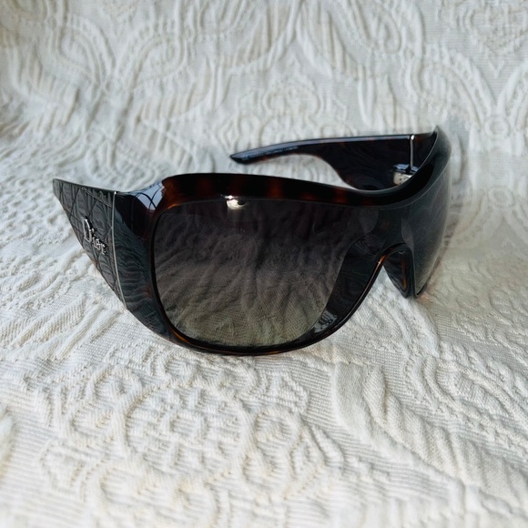 Christian Dior Brown Tortoiseshell Cannage 1 Sunglasses   Flawless! - Picture 7 of 13